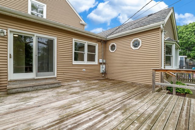 309 East Avenue Park Ridge, IL 60068 - Photo 28 of 32 a view of a house with a deck