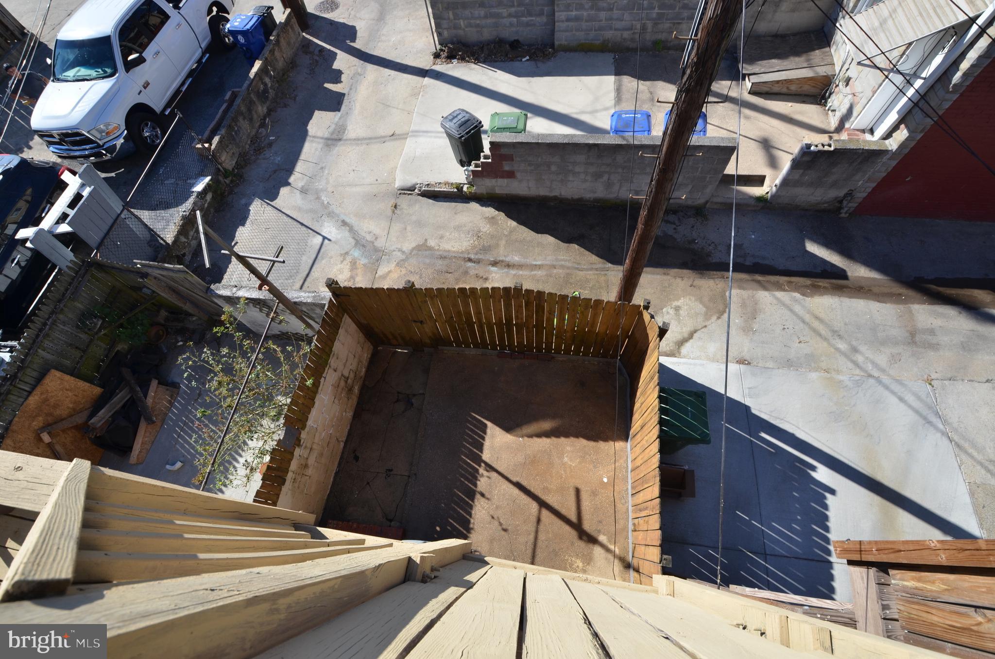 26 North E Avenue Baltimore, MD 21224 - Photo 18 of 22 a view of entryway