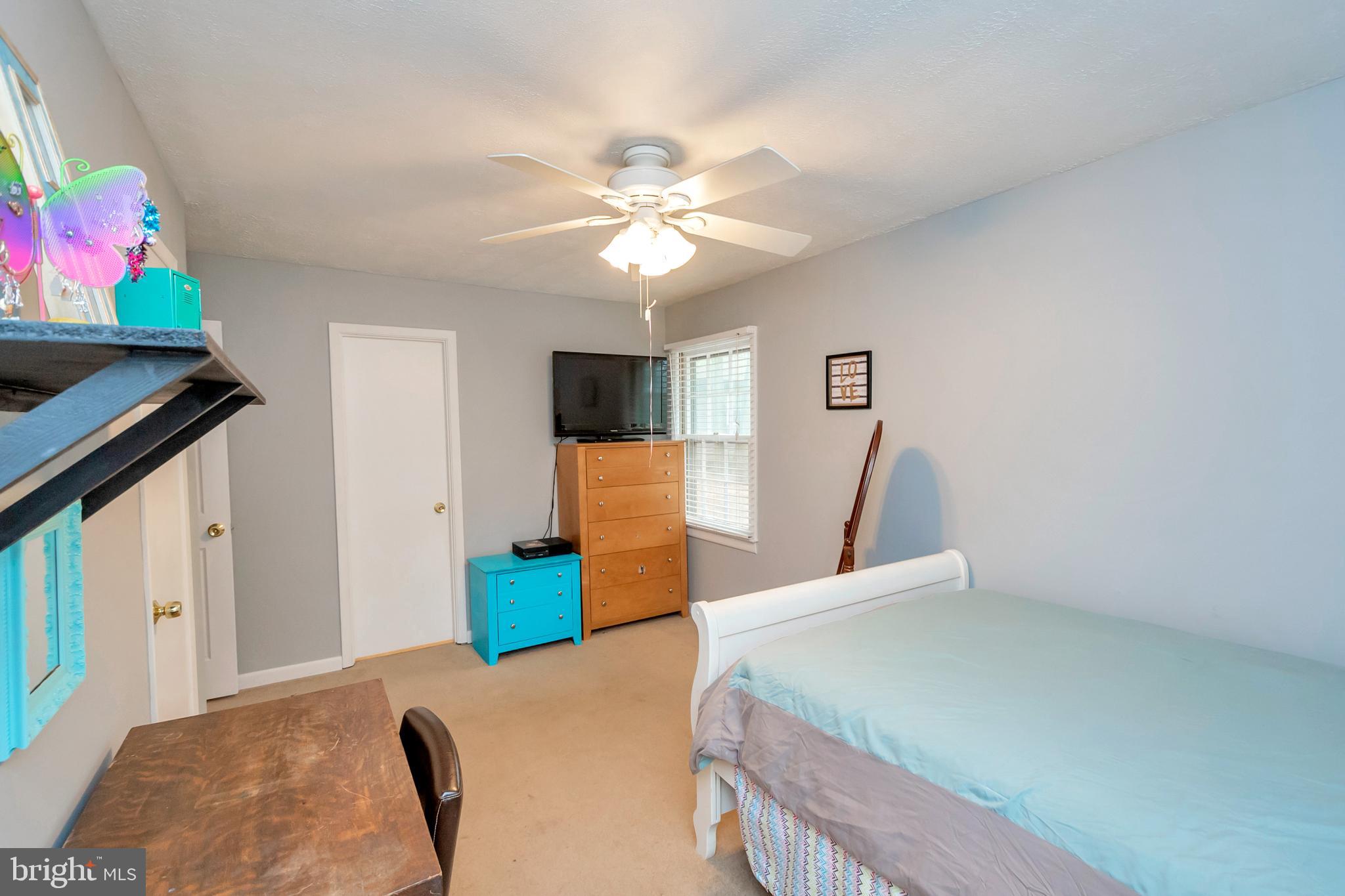 300 Granite Road Spotsylvania, VA 22553 - Photo 16 of 29 Large bedroom with bath access