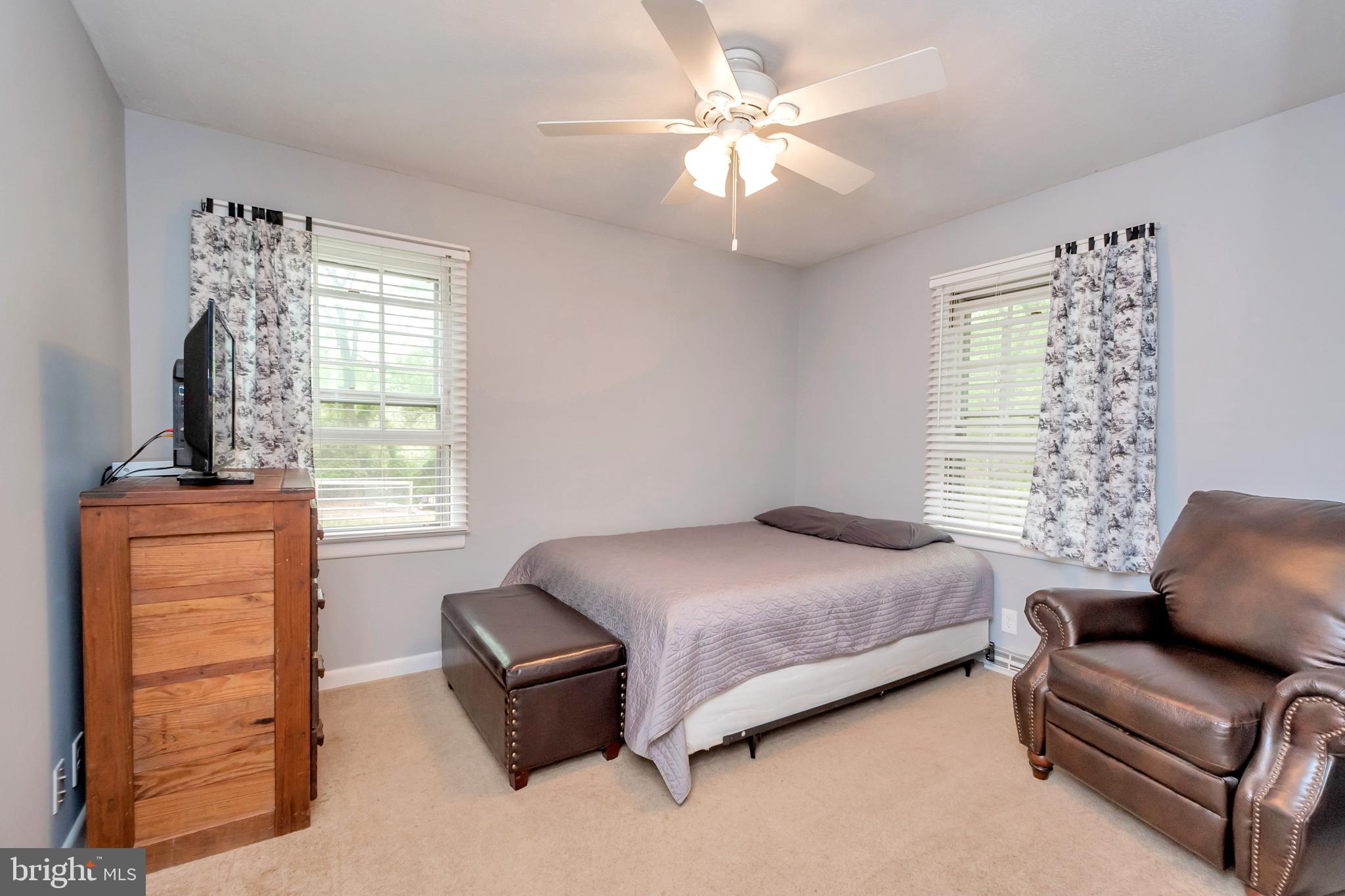 300 Granite Road Spotsylvania, VA 22553 - Photo 18 of 29 Lots of natural light