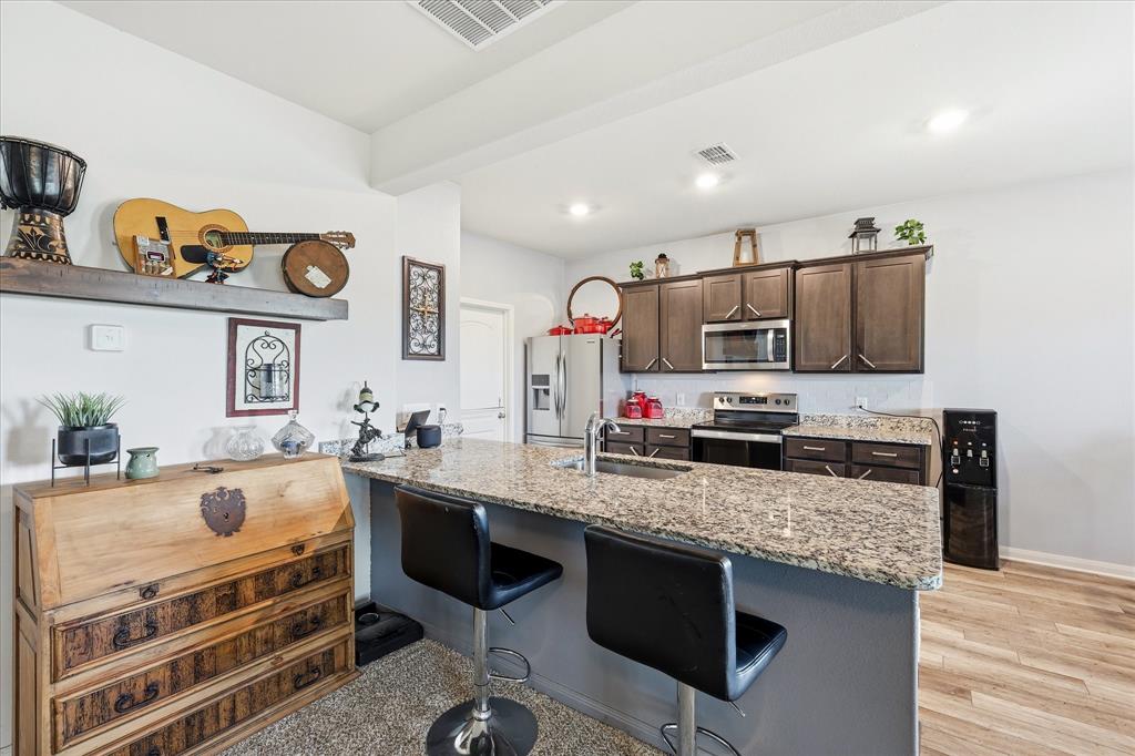 189 Point Rider Road Newark, TX 76071 - Photo 4 of 17