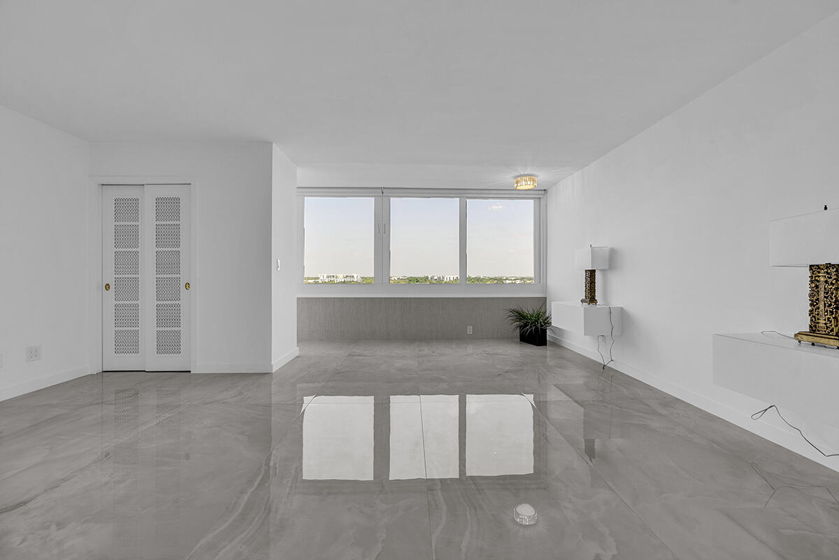 201 North Riverside Drive, Unit 802 Pompano Beach, FL 33062 - Photo 17 of 51 DSC08900