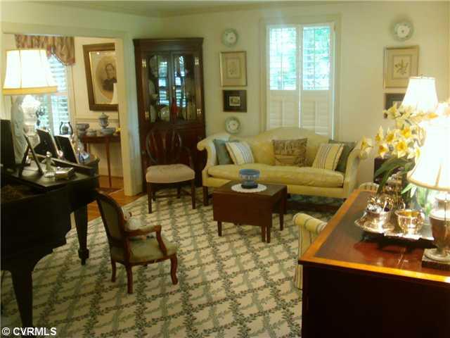 2911 Winterfield Road Midlothian, VA 23113 - Photo 3 of 12 Living Room