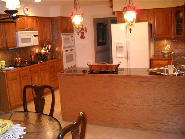 2911 Winterfield Road Midlothian, VA 23113 - Photo 5 of 12 Kitchen