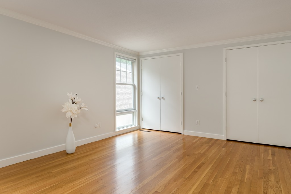 11 Oak Street, Unit 11 Wellesley, MA 02482 - Photo 12 of 18