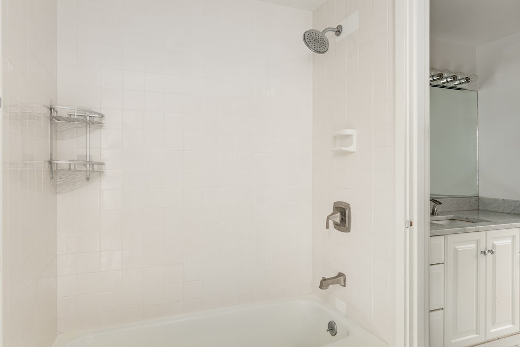 11 Oak Street, Unit 11 Wellesley, MA 02482 - Photo 15 of 18