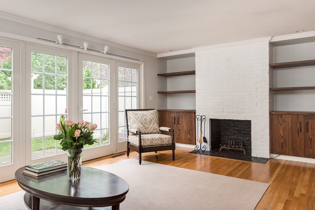 11 Oak Street, Unit 11 Wellesley, MA 02482 - Photo 6 of 18