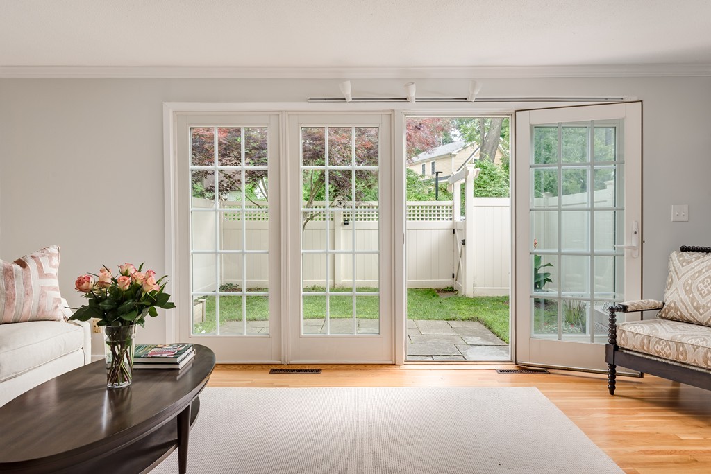 11 Oak Street, Unit 11 Wellesley, MA 02482 - Photo 9 of 18