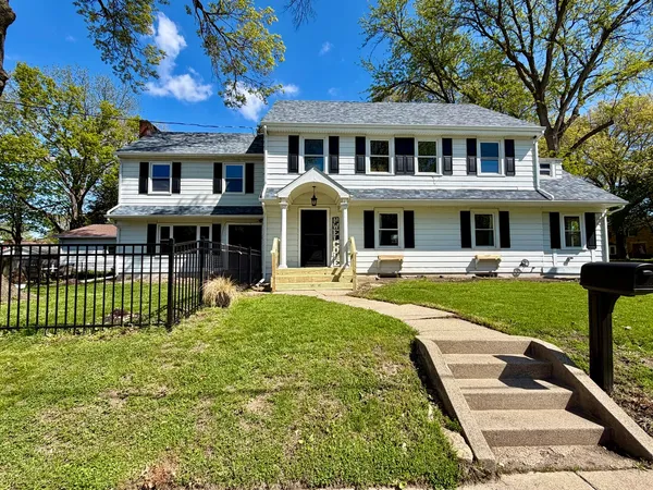 $325,000 | 1501 1st Avenue, Sterling, IL 61081