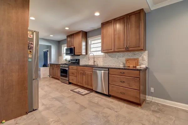 $325,000 | 1501 1st Avenue, Sterling, IL 61081
