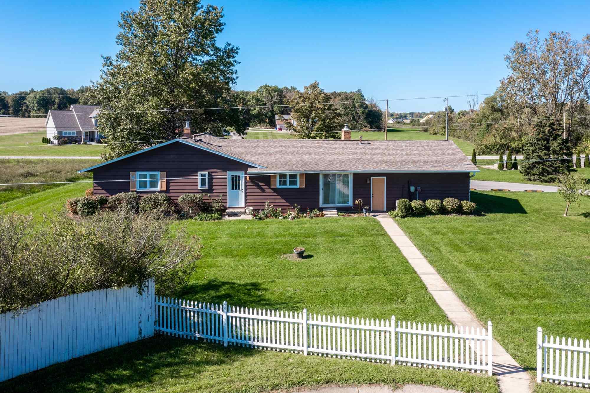 7701 Trentman Road Fort Wayne, IN 46816 - Photo 3 of 36