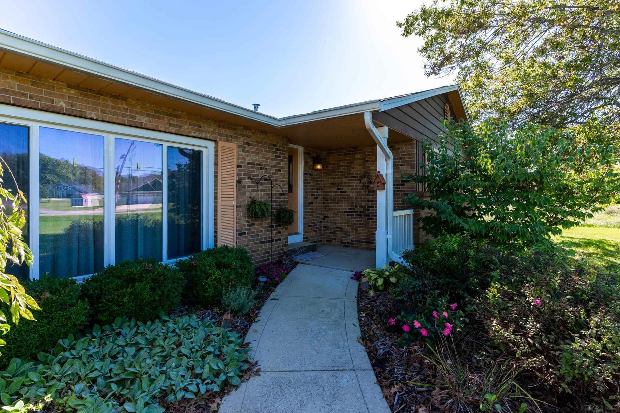 7701 Trentman Road Fort Wayne, IN 46816 - Photo 4 of 36