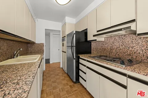 $650,000 | 1300 Midvale Avenue, Unit 408, Los Angeles, CA 90024