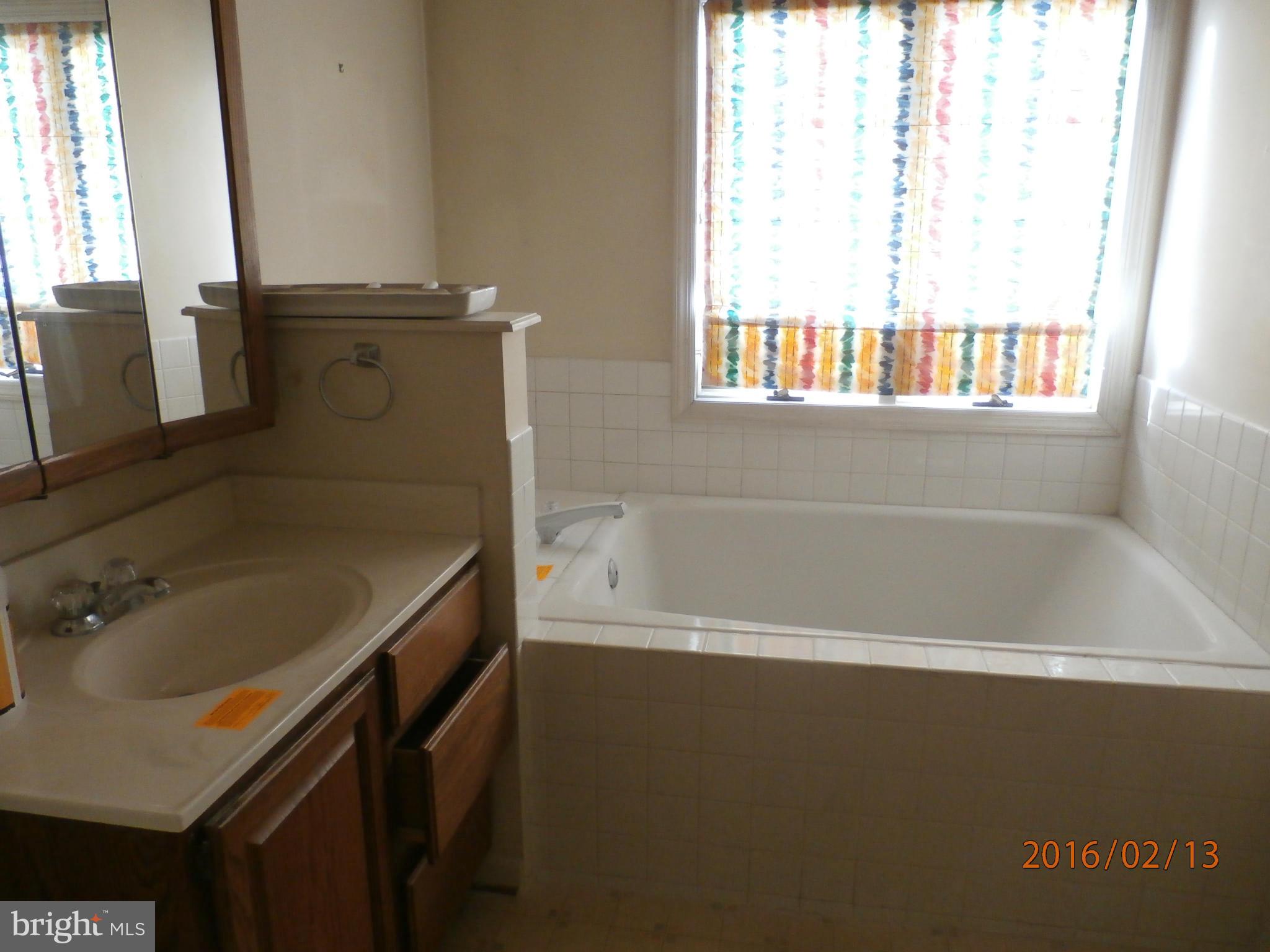 9054 Albaugh Road Union Bridge, MD 21791 - Photo 22 of 30 Bath (Master)