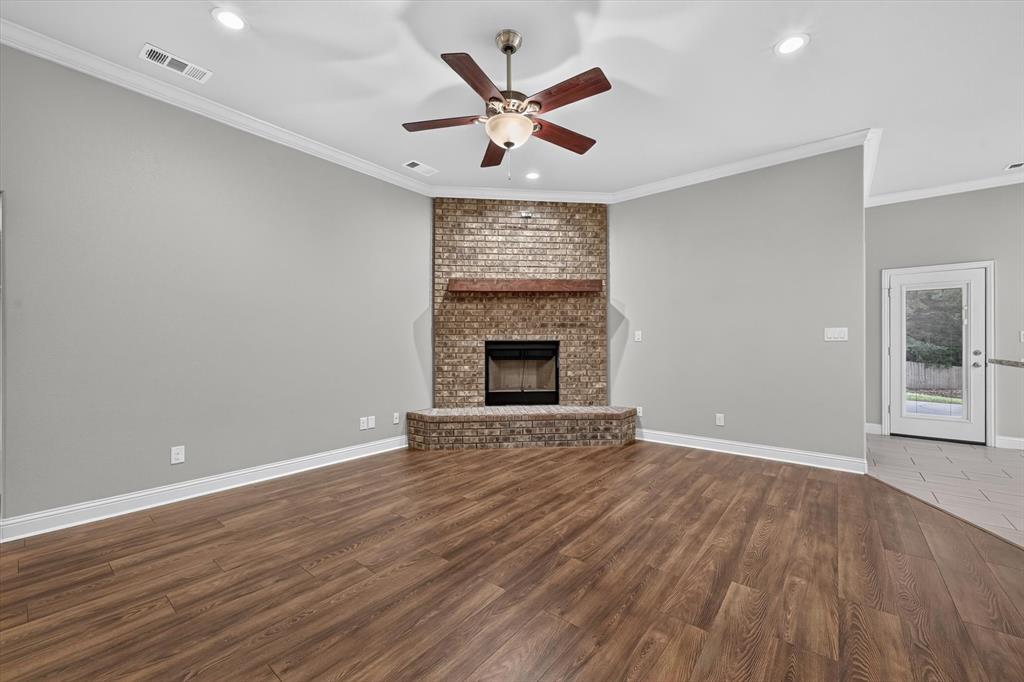 3016 Loy Lake Road Denison, TX 75020 - Photo 6 of 25 Living room