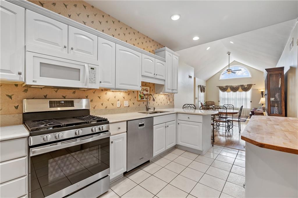 301 Saddlebrook Road Gibsonia, PA 15044 - Photo 4 of 26 Gallery Image 4
