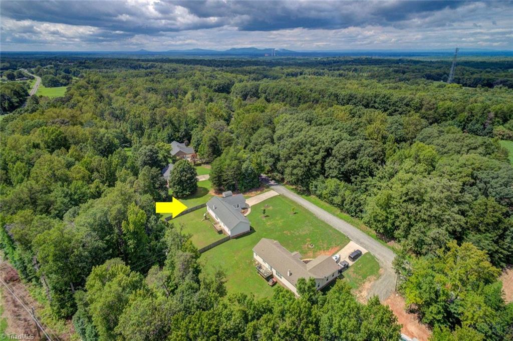 8607 Self Road Stokesdale, NC 27357 - Photo 4 of 30 Gallery Image 4