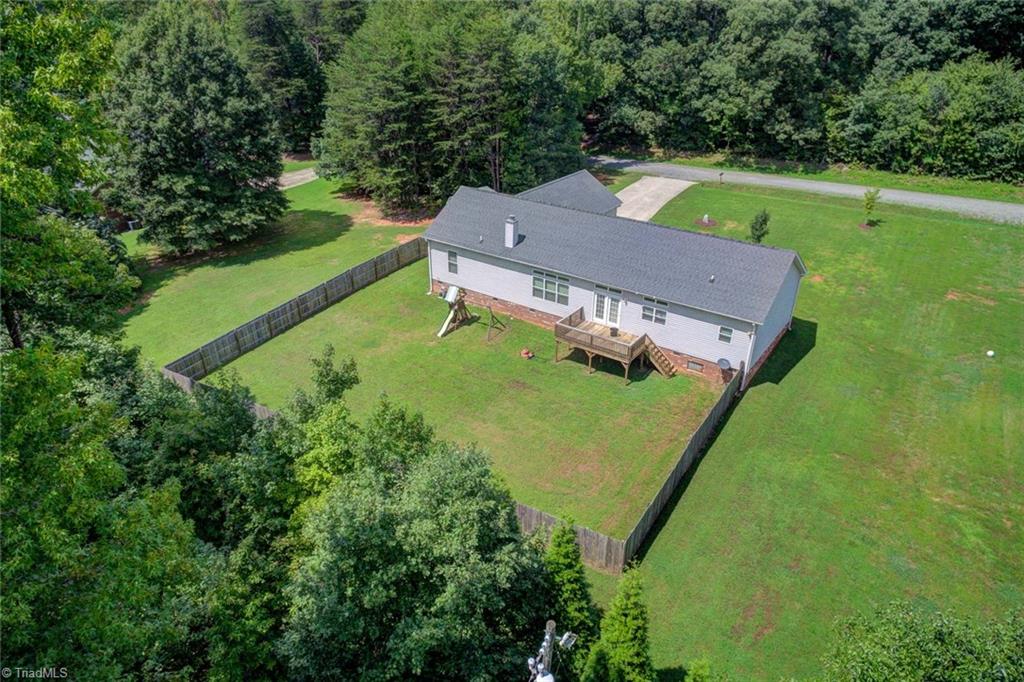 8607 Self Road Stokesdale, NC 27357 - Photo 5 of 30 Gallery Image 5