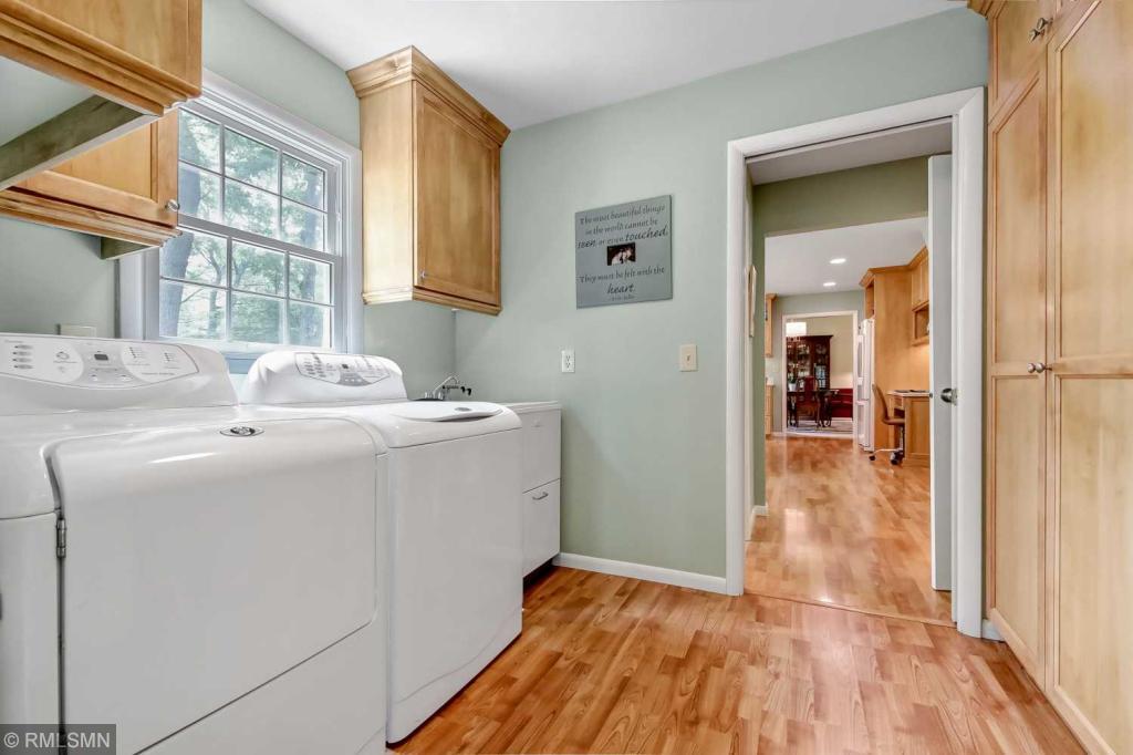4235 Heathcote Road Deephaven, MN 55391 - Photo 12 of 32 Gallery Image 12
