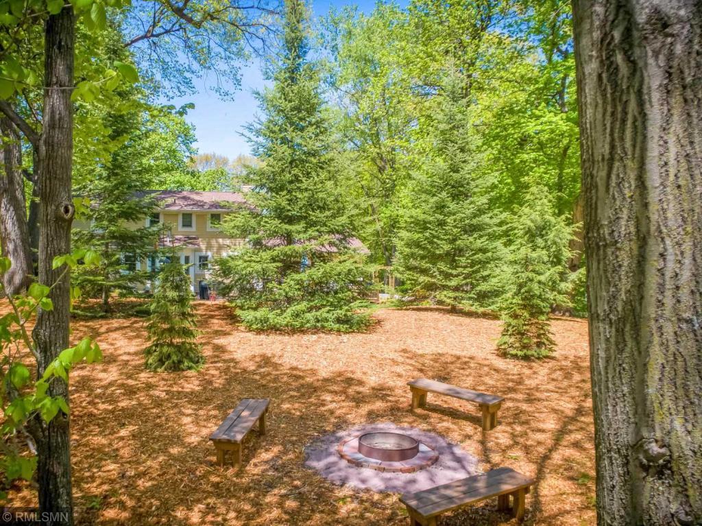 4235 Heathcote Road Deephaven, MN 55391 - Photo 4 of 32 Gallery Image 4