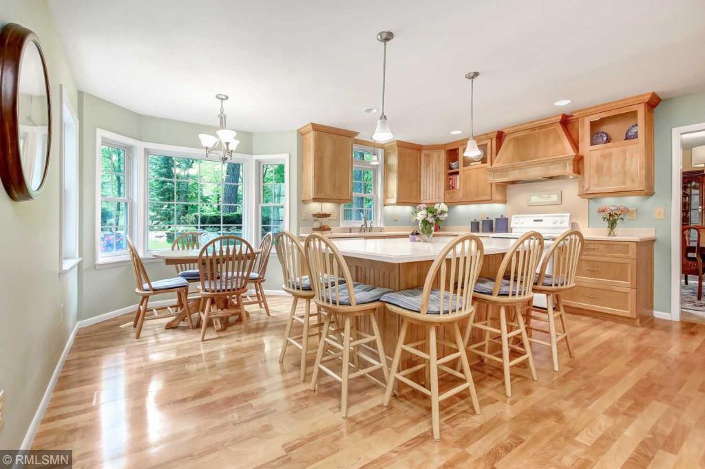 4235 Heathcote Road Deephaven, MN 55391 - Photo 10 of 32 Gallery Image 10