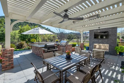$6,495,000 | 2639 Queen's Garden Drive, Thousand Oaks, CA 91361