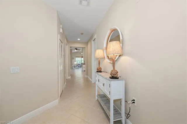 a view of livingroom with furniture