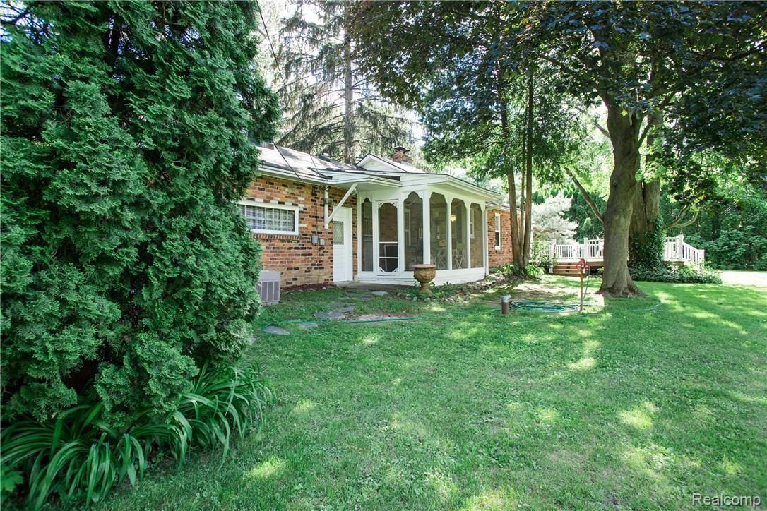 46380 West 11 Mile Road Novi, MI 48374 - Photo 14 of 31 Screened Porch