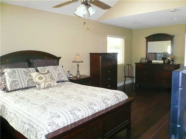 5671 Paddock Road Oceanside, CA 92057 - Photo 13 of 20 Master Bedroom