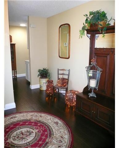 5671 Paddock Road Oceanside, CA 92057 - Photo 7 of 20 Entry