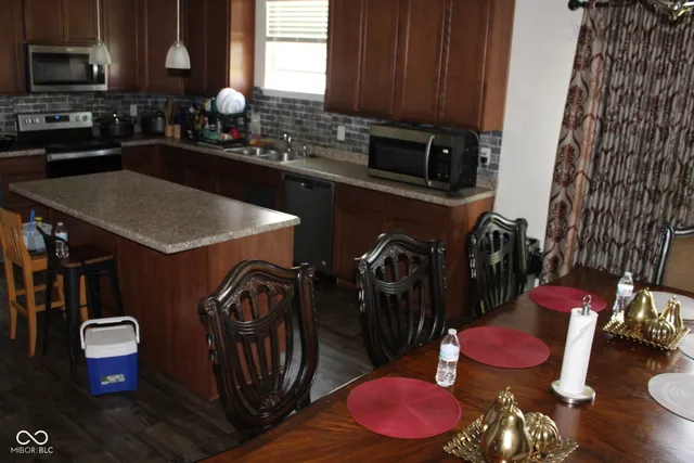 $385,000 | 9068 Thames Drive, Avon, IN 46123