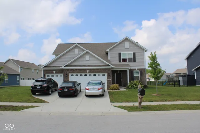 $385,000 | 9068 Thames Drive, Avon, IN 46123