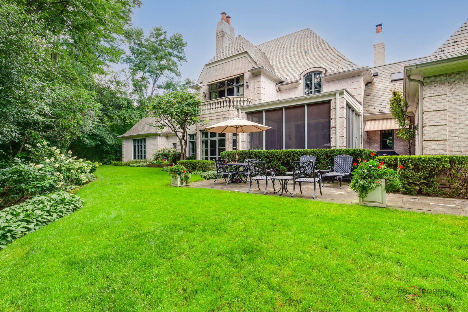 1271 North Green Bay Road Lake Forest, IL 60045 - Photo 51 of 57 a front view of a house with garden