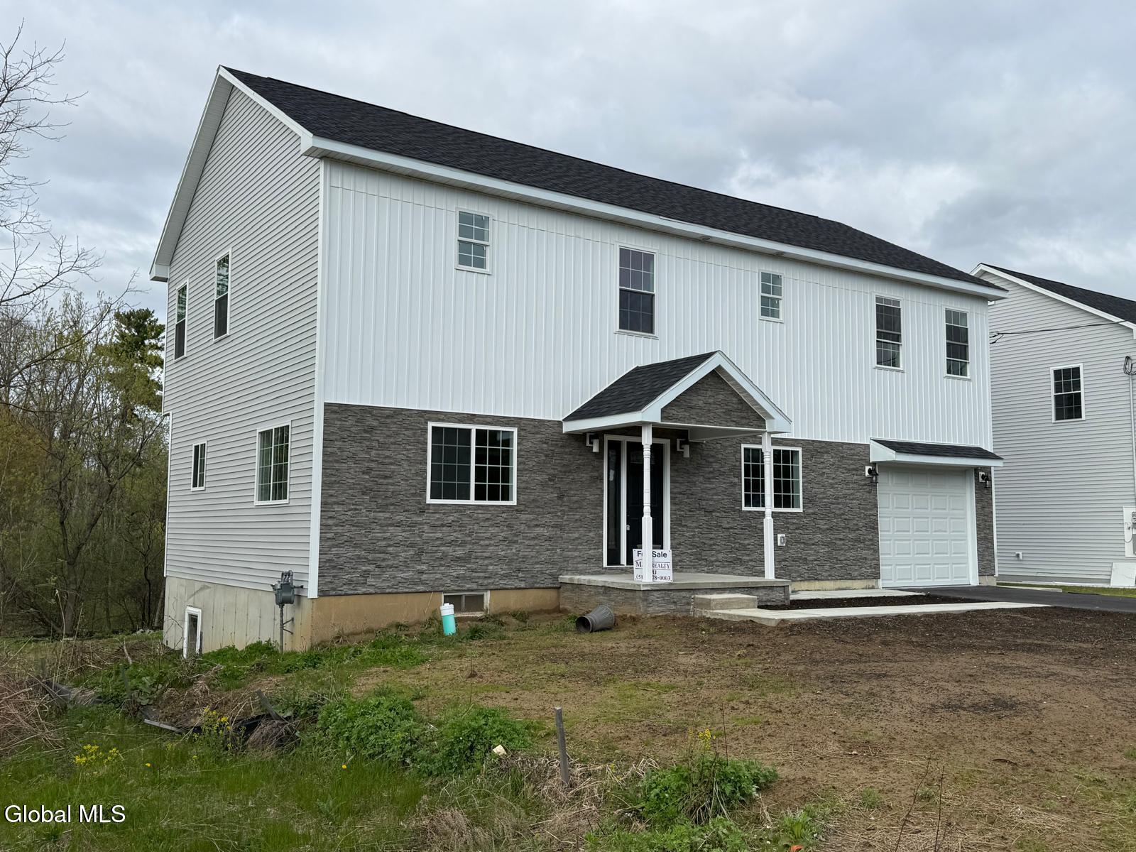 81 Morris Road Schenectady, NY 12304 - Photo 4 of 52 IMG-20260506-WA0012