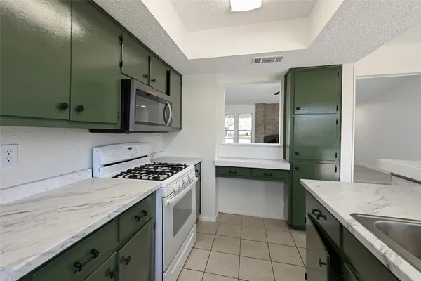 $299,999 | 404 Northwood Drive, Georgetown, TX 78628