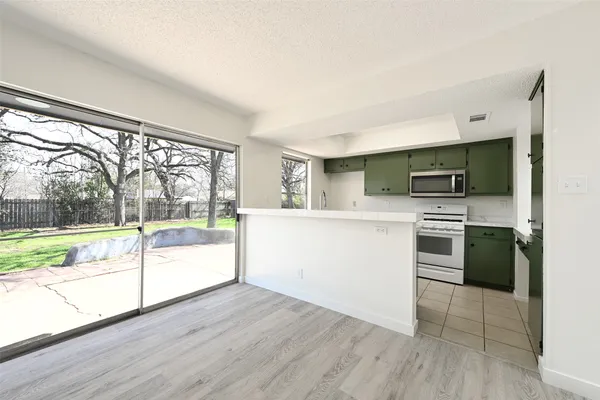 $299,999 | 404 Northwood Drive, Georgetown, TX 78628