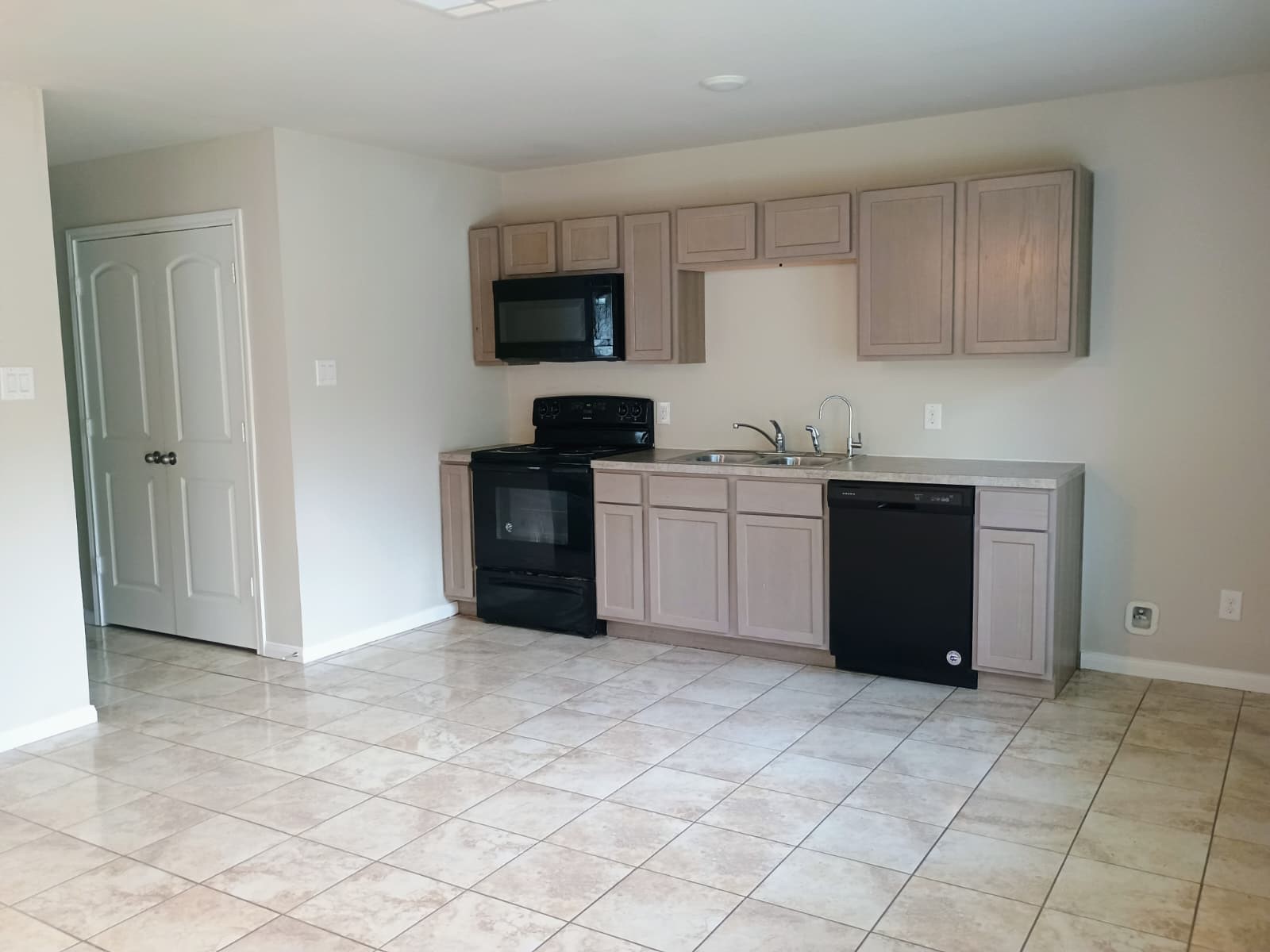 14945 Austin Road Willis, TX 77378 - Photo 2 of 13 Kitchen