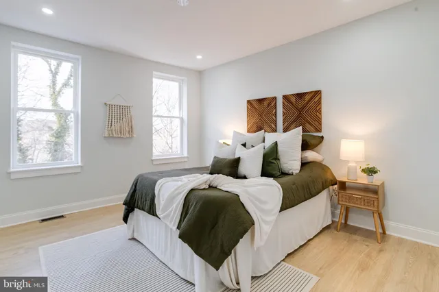 a view of a window in a room