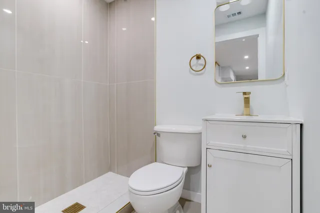 $230,000 | 635 North Rosedale Street, Baltimore, MD 21216