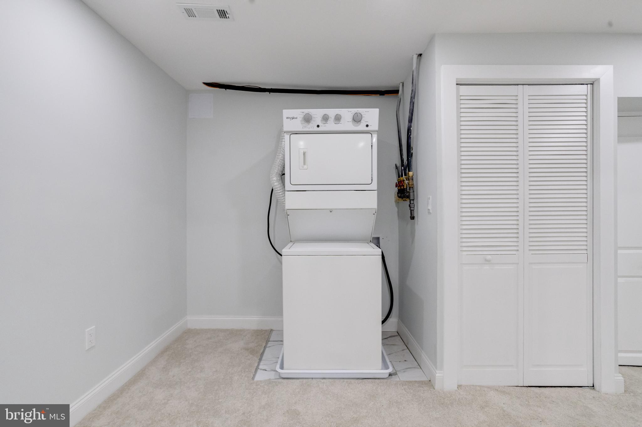 635 North Rosedale Street Baltimore, MD 21216 - Photo 55 of 64 a utility room with a washer and dryer