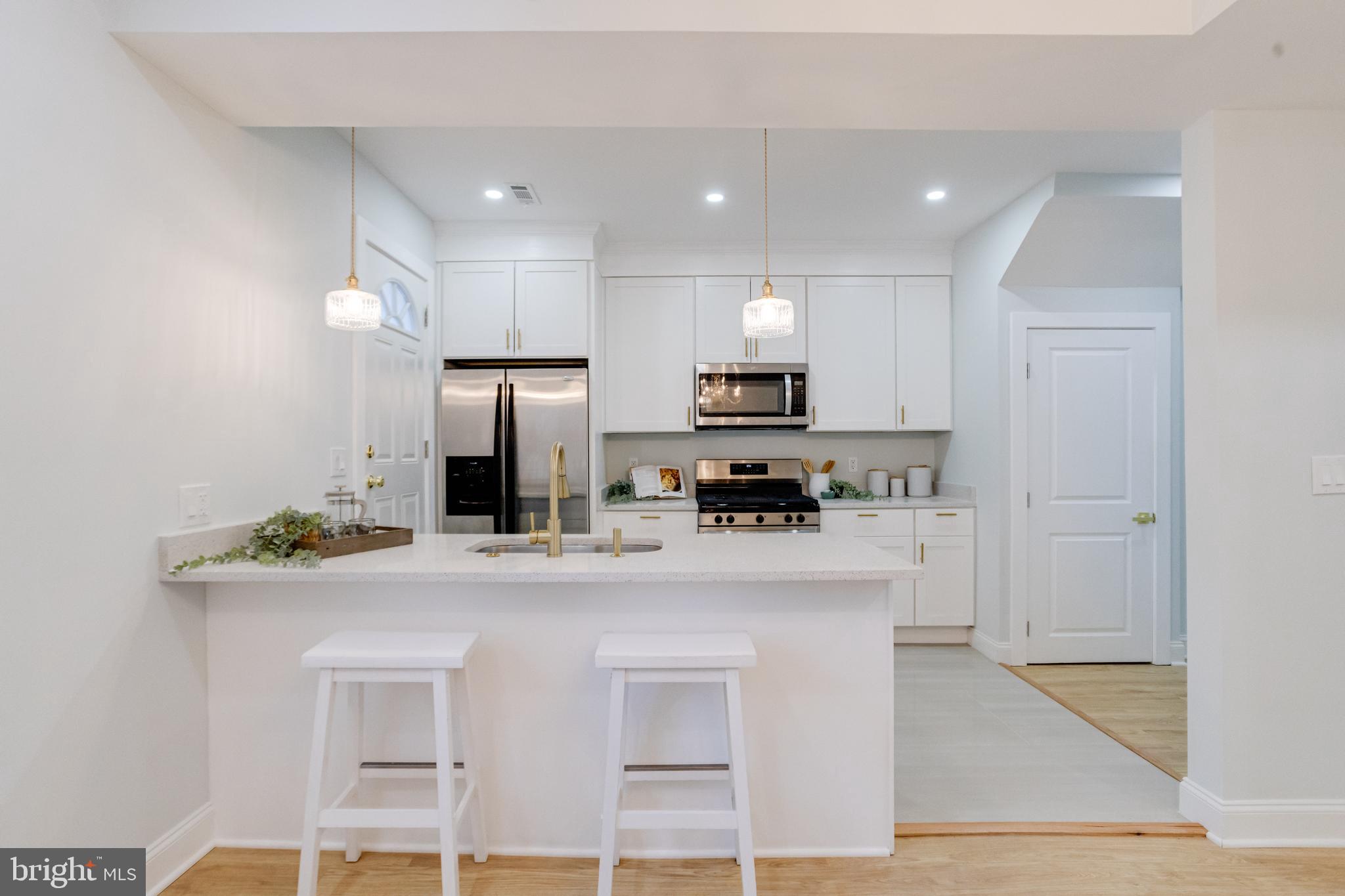 635 North Rosedale Street Baltimore, MD 21216 - Photo 9 of 64