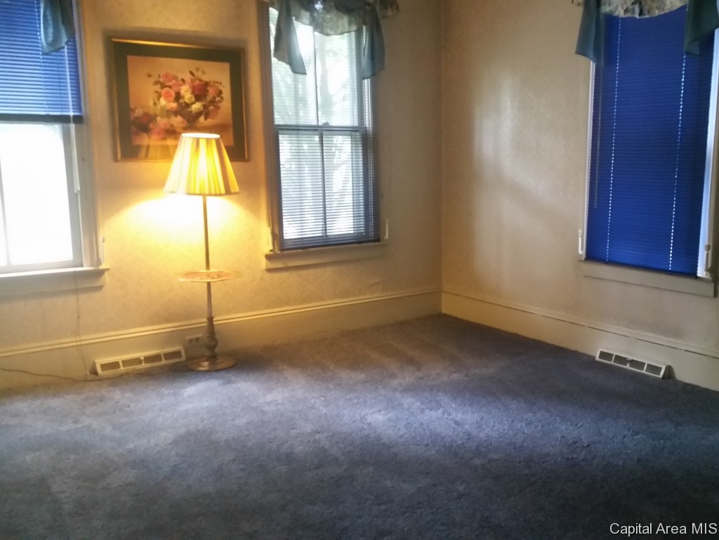 627 West Edwards Street Springfield, IL 62704 - Photo 2 of 12