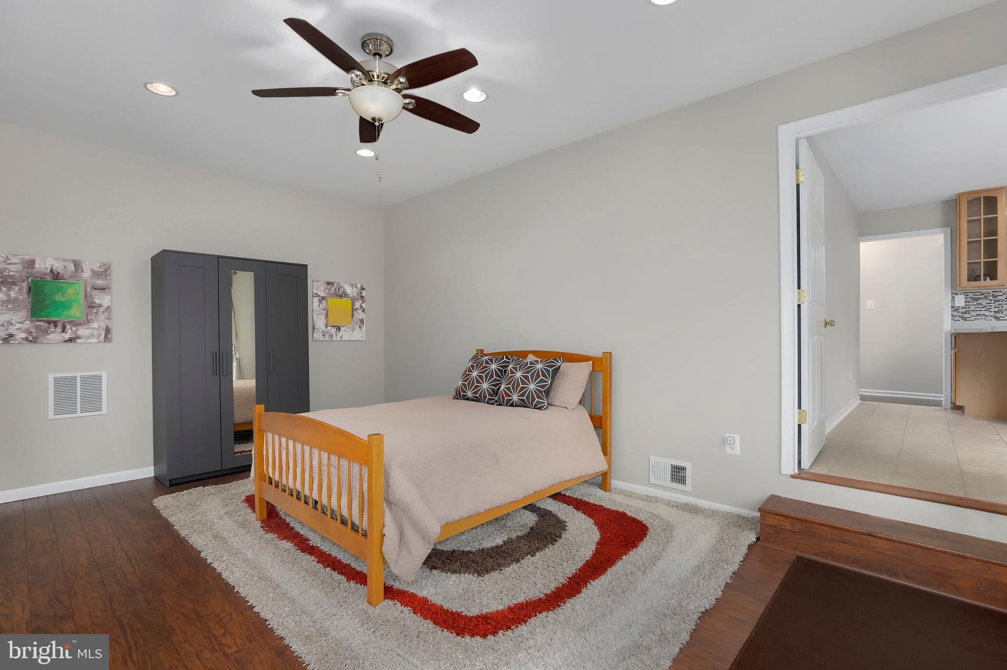 906 North York Road Sterling, VA 20164 - Photo 13 of 33 Gallery Image 13