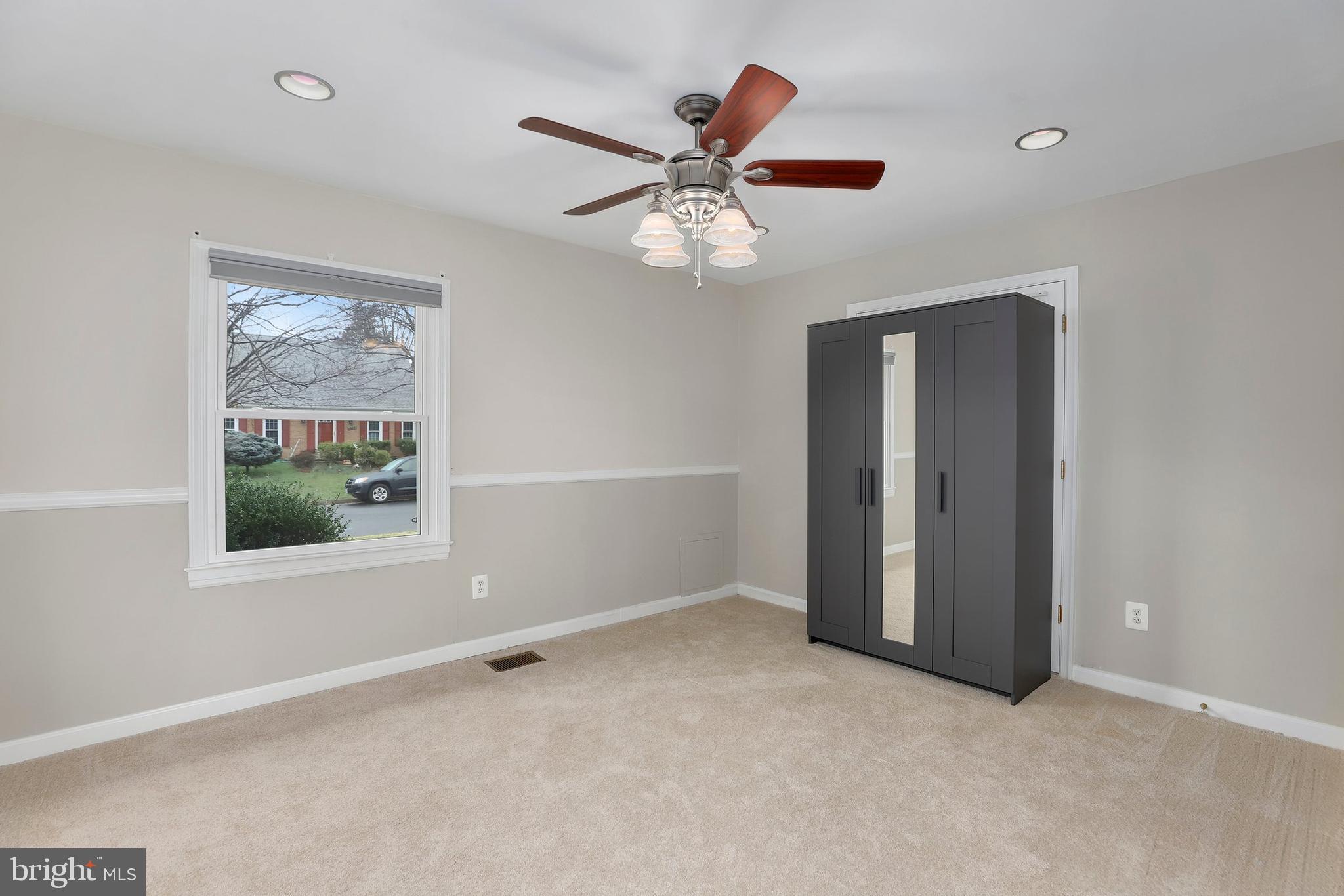 906 North York Road Sterling, VA 20164 - Photo 18 of 33 Gallery Image 18