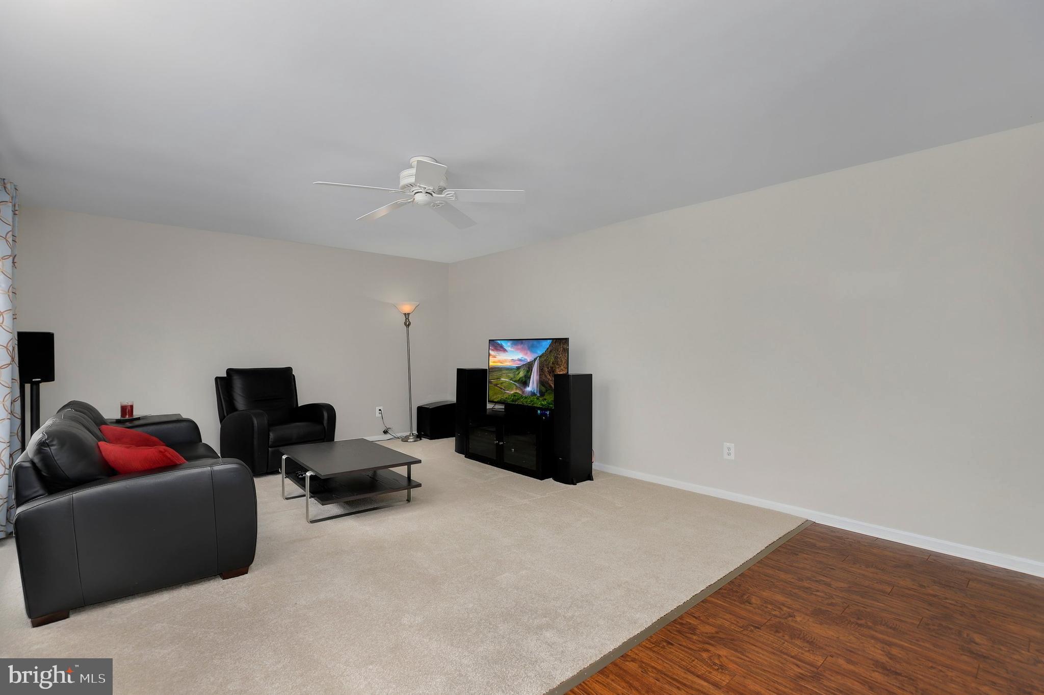 906 North York Road Sterling, VA 20164 - Photo 4 of 33 Gallery Image 4