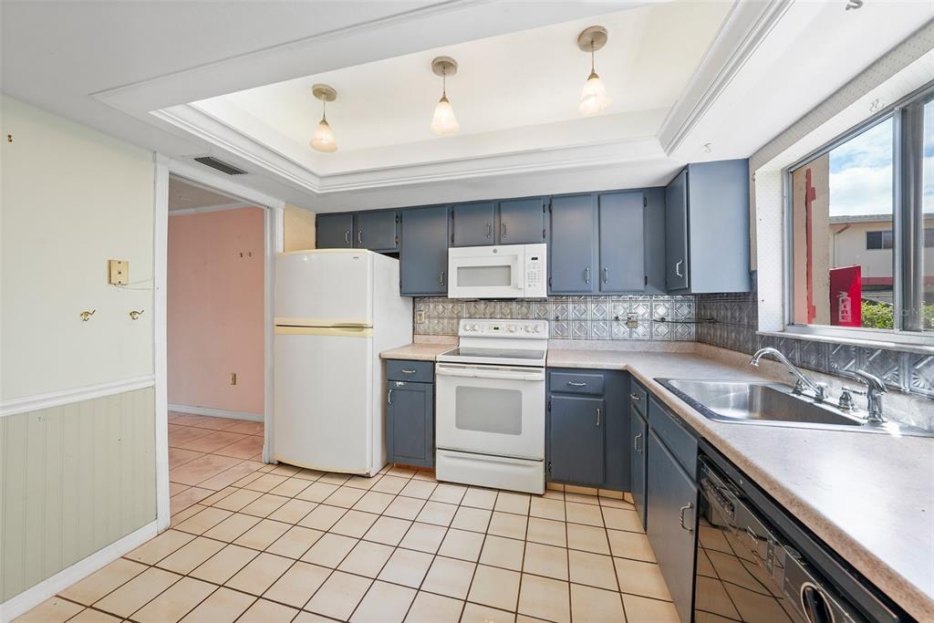 1635 58th Terrace South, Unit 2 St. Petersburg, FL 33712 - Photo 4 of 25