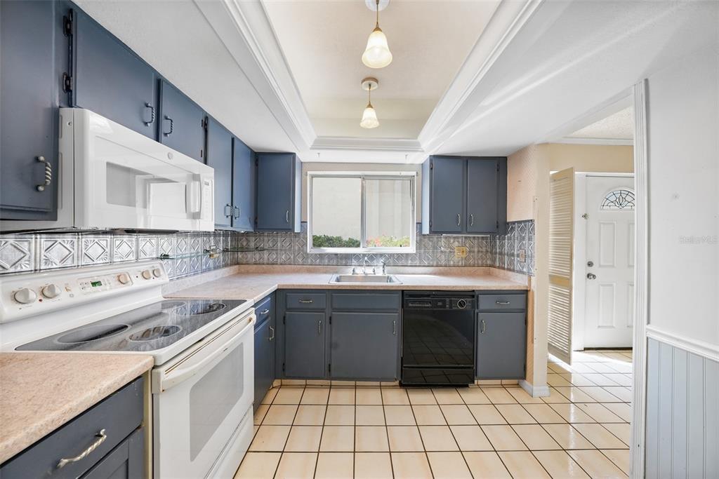 1635 58th Terrace South, Unit 2 St. Petersburg, FL 33712 - Photo 5 of 25