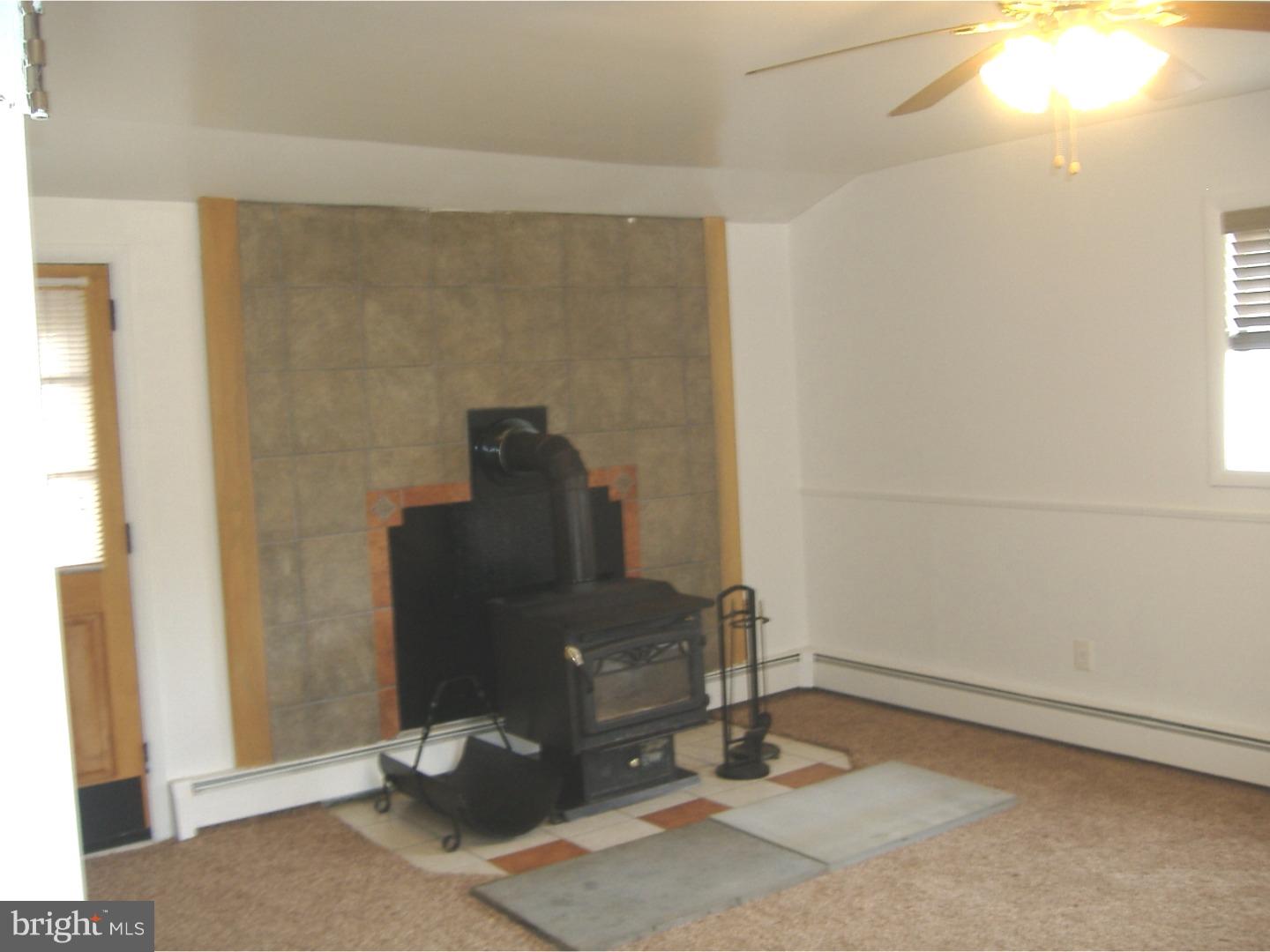61 Canoebirch Road Levittown, PA 19057 - Photo 5 of 23 Family Room
