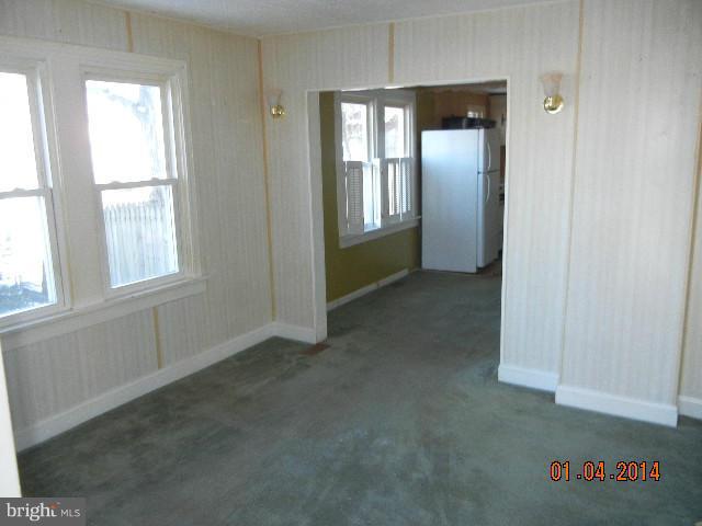 227 Brock Bridge Road Laurel, MD 20724 - Photo 2 of 12 Living Room