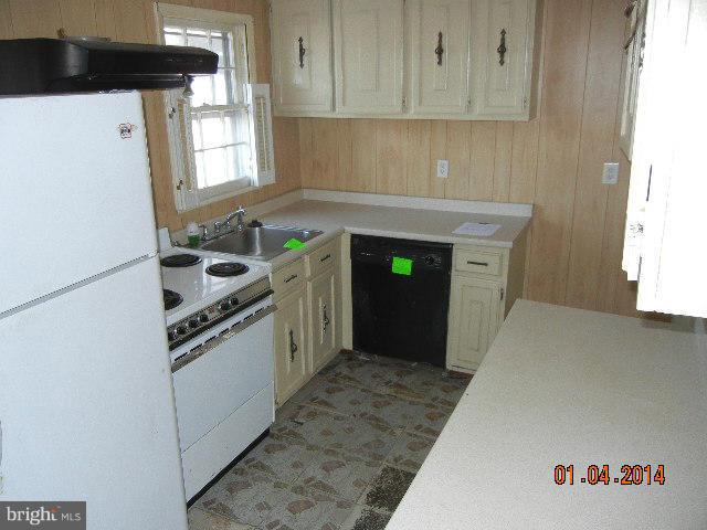 227 Brock Bridge Road Laurel, MD 20724 - Photo 3 of 12 Kitchen